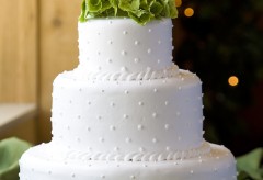 White 3 tier wedding cake